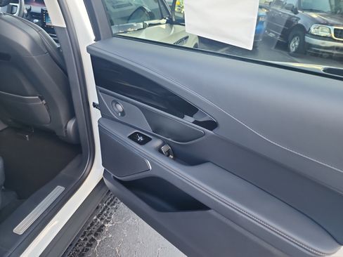 New 2026 Lincoln Nautilus Premier w/ Equipment Group 102A image 21