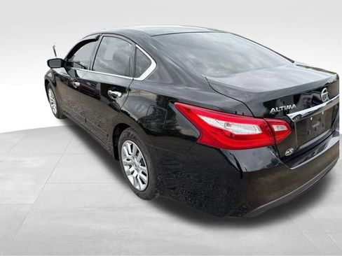 Used 2016 Nissan Altima 2.5 S w/ Power Driver Seat Package image 5