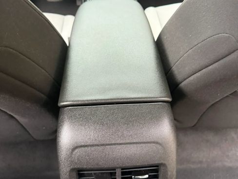 Used 2021 Chevrolet Equinox LS w/ LS Convenience Package image 24