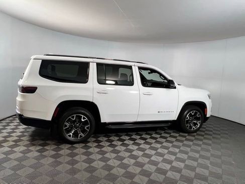 Used 2023 Jeep Wagoneer Series III w/ Rear Seat Video Group 1 image 7