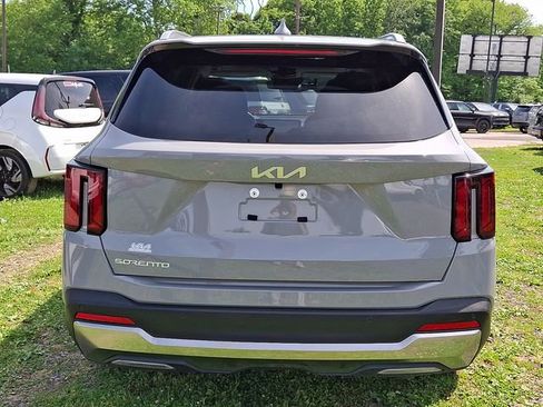 Certified 2026 Kia Sorento EX w/ EX Premium Package FWD image 5
