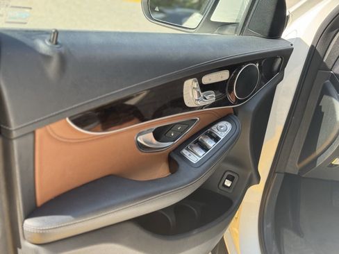 Used 2016 Mercedes-Benz GLC 300 4MATIC image 23