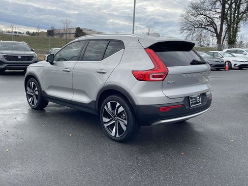 Certified 2023 Volvo XC40 B5 Ultimate w/ Climate Package image 5