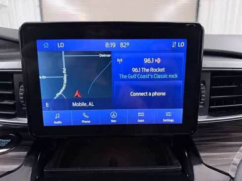 Used 2022 Ford Explorer Limited w/ Equipment Group 301A RWD image 16