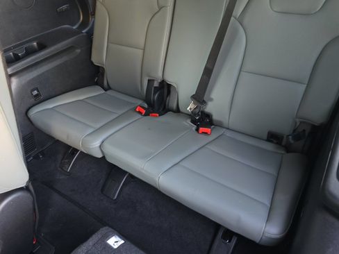 Used 2024 Kia Telluride EX X-Line AWD/4WD image 12