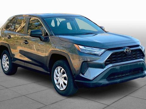 Used 2023 Toyota RAV4 LE FWD image 3
