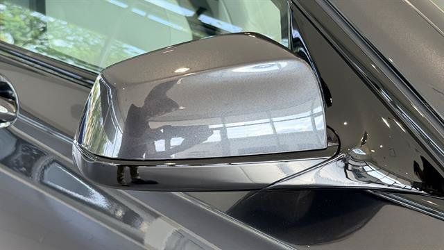 Used 2012 BMW 750i RWD image 32