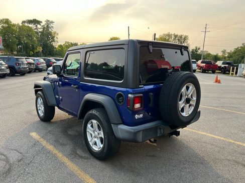 Used 2018 Jeep Wrangler Sport image 7