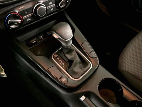 Used 2024 Kia Soul LX w/ Option Group 015 image 17