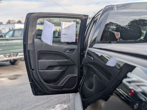 Used 2022 Chevrolet Colorado ZR2 image 39