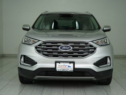 Used 2019 Ford Edge Titanium FWD image 2