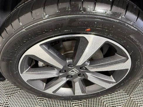 Used 2024 Honda Pilot Elite image 12
