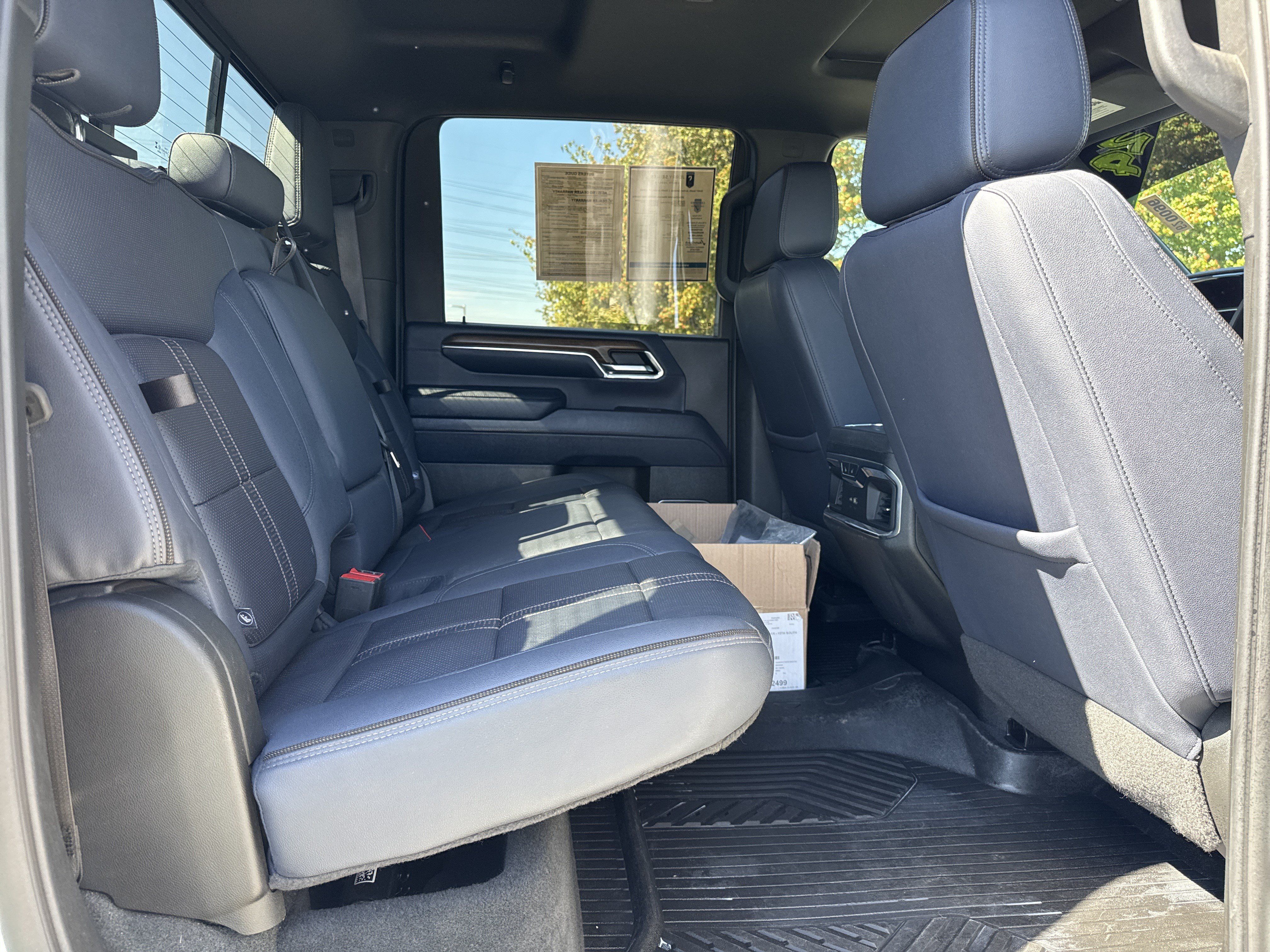 Used 2024 Chevrolet Silverado 3500 High Country w/ Technology Package AWD/4WD image 23