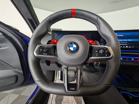 Used 2025 BMW M5 w/ Executive Package image 37