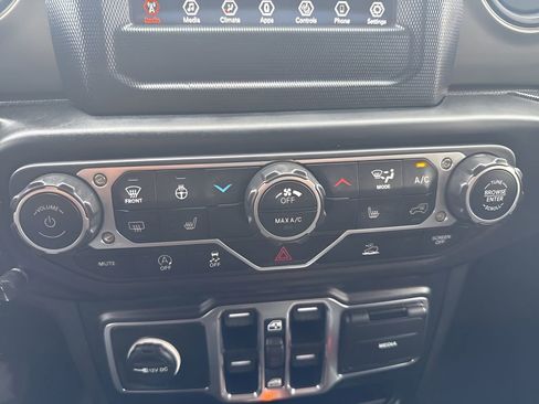 Used 2023 Jeep Wrangler Unlimited Sport AWD/4WD image 17