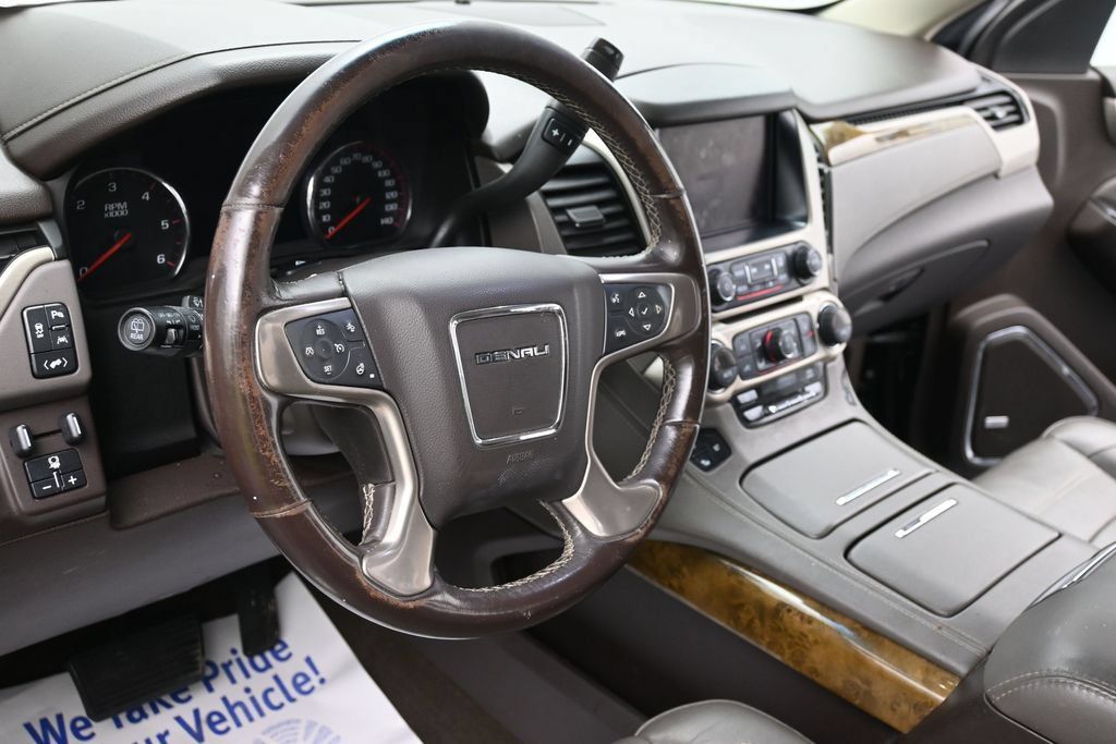 Used 2016 GMC Yukon XL Denali w/ Open Road Package AWD/4WD image 13