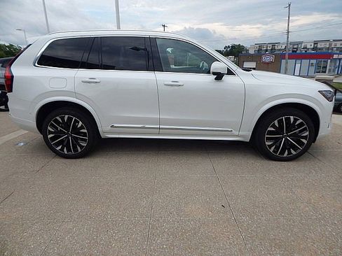 New 2026 Volvo XC90 B6 Plus w/ Protection Package Premier image 7