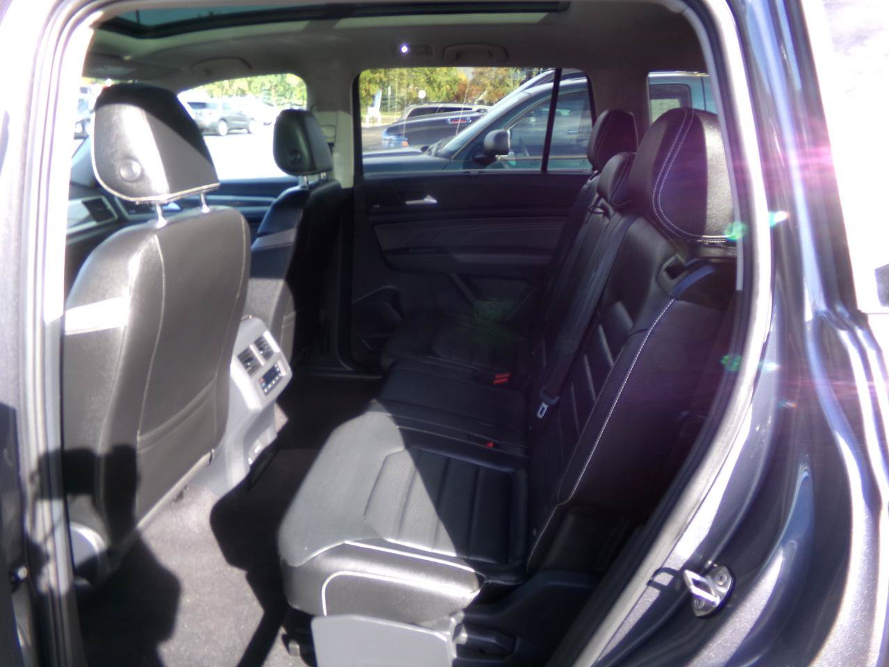 Used 2023 Volkswagen Atlas SEL AWD/4WD image 42
