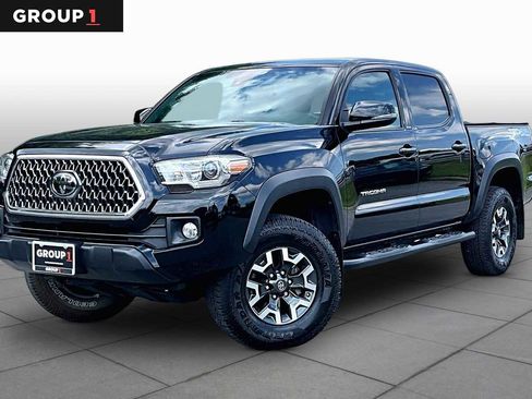 Used 2018 Toyota Tacoma TRD Off-Road w/ Technology Package AWD/4WD image 1