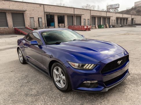 Used 2015 Ford Mustang Coupe image 14