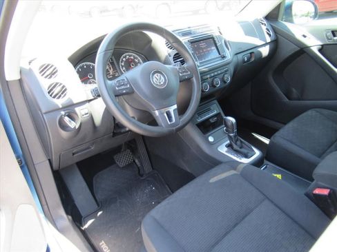Used 2017 Volkswagen Tiguan Limited w/ Premium Package FWD image 15