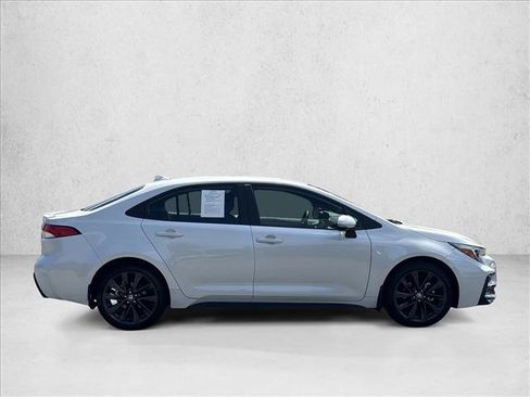 Used 2025 Toyota Corolla SE FWD image 4