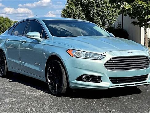 Used 2014 Ford Fusion Titanium FWD image 2