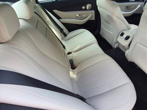 Used 2022 Mercedes-Benz E 350 Sedan image 21