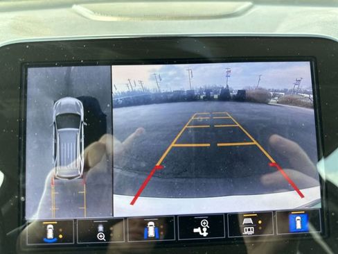 Used 2022 Chevrolet Equinox Premier AWD/4WD image 25