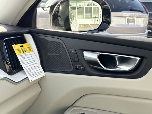 New 2026 Volvo XC60 B5 Ultra w/ Protection Package Premier image 32
