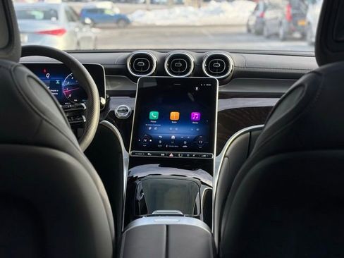 Used 2025 Mercedes-Benz GLC 300 4MATIC image 56