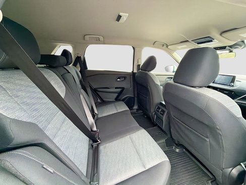 Used 2021 Nissan Rogue SV image 25