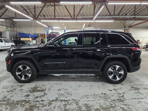 Used 2024 Jeep Grand Cherokee Limited 4xe AWD/4WD image 6