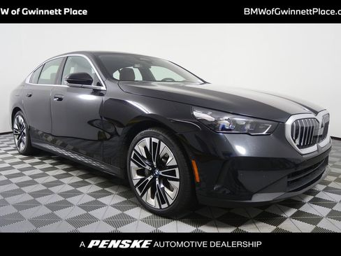 Certified 2025 BMW 530i image 1