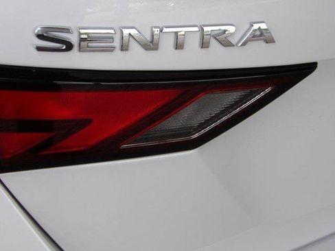 Used 2025 Nissan Sentra SR w/ SR Premium Package image 8