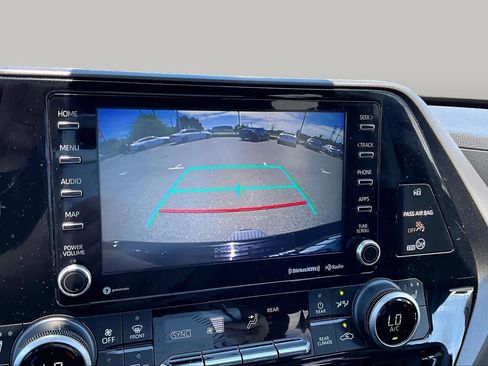 Certified 2021 Toyota Highlander XLE AWD/4WD image 26