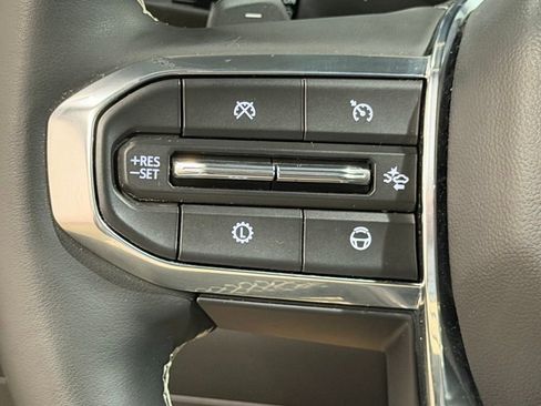 Certified 2025 GMC Acadia Denali w/ Super Cruise Package AWD/4WD image 36