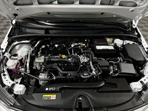 Used 2026 Toyota Corolla LE w/ LE Premium Package FWD image 9