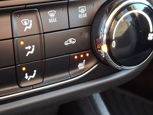 Certified 2022 Chevrolet TrailBlazer LT w/ Driver Confidence Package image 24