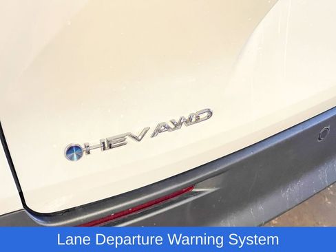 Used 2025 Toyota Sienna XLE w/ XLE Plus Package image 9