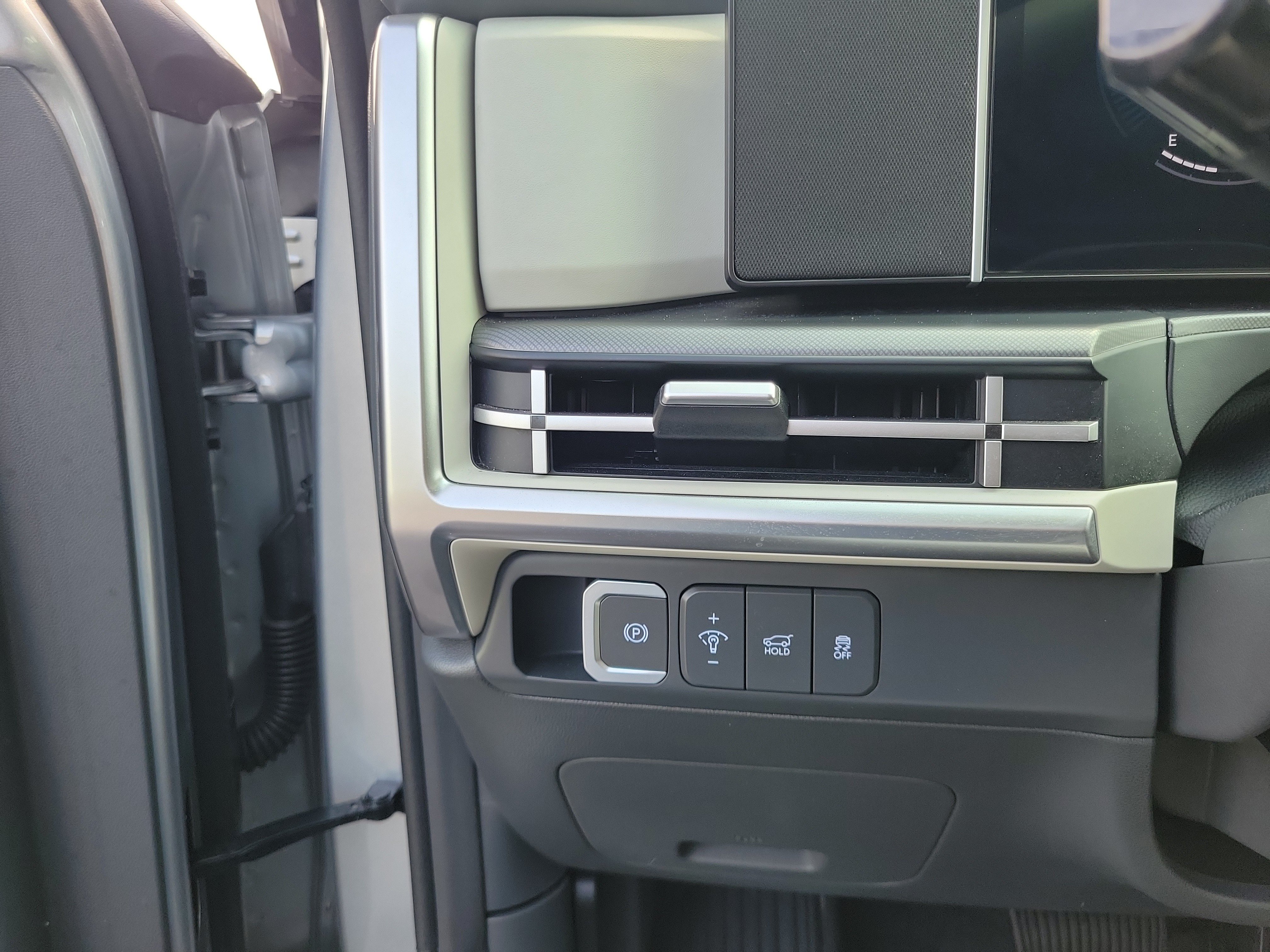 Used 2025 Hyundai Santa Fe SE AWD/4WD image 21
