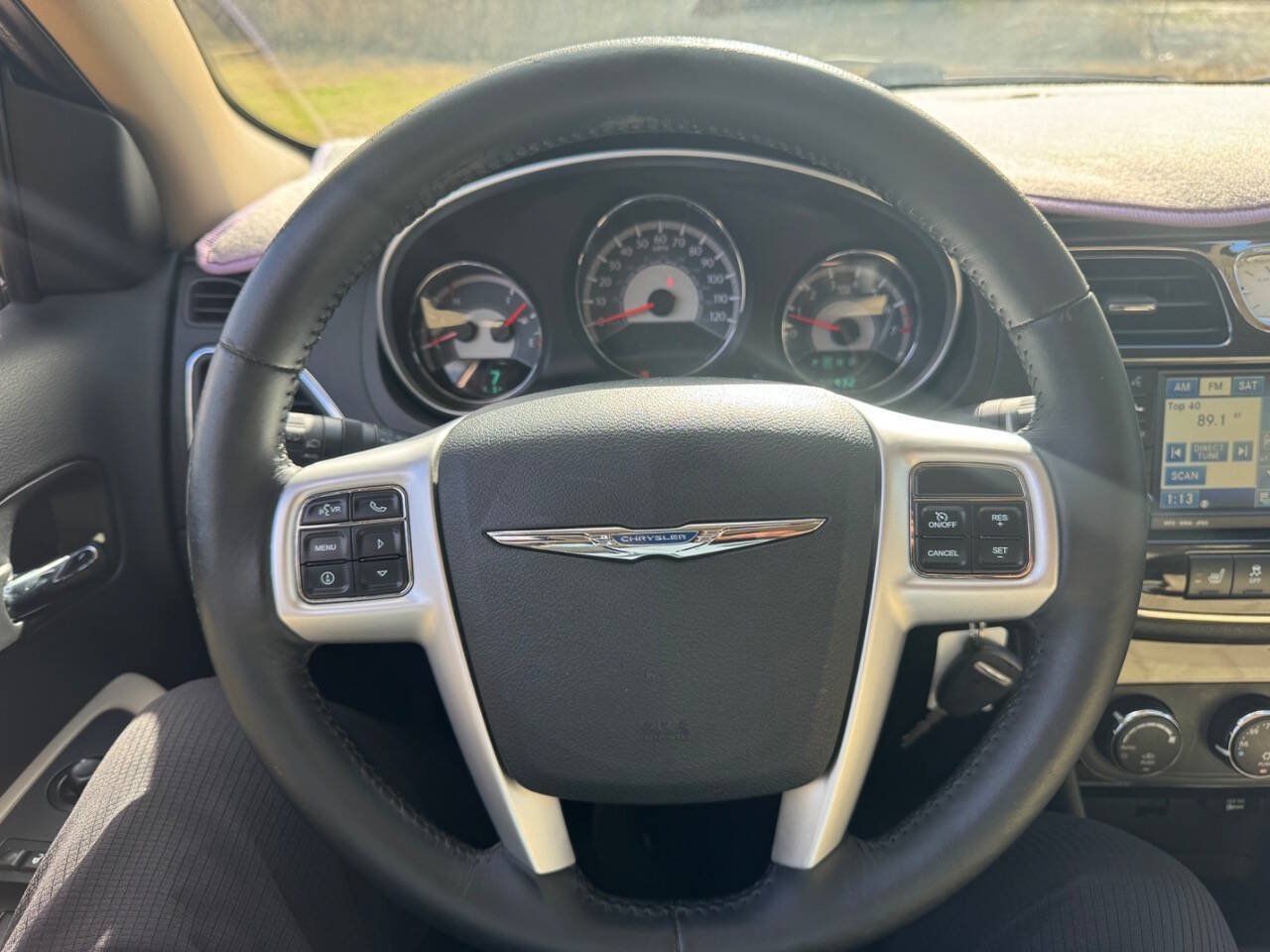 Used 2011 Chrysler 200 Limited FWD image 12