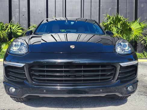 Used 2017 Porsche Cayenne AWD/4WD image 5