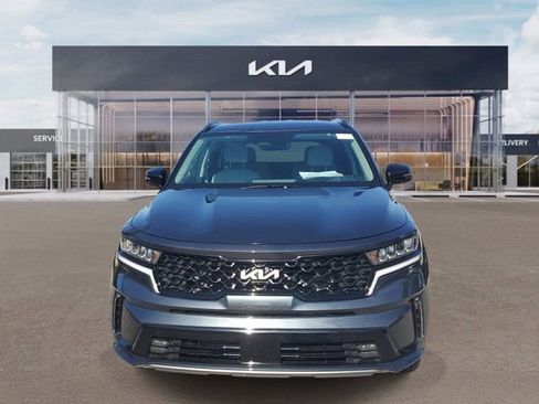 Certified 2023 Kia Sorento EX FWD image 2