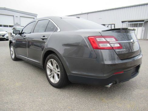 Used 2018 Ford Taurus SEL image 7