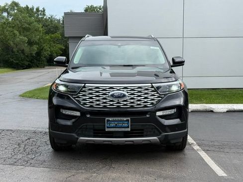 Certified 2023 Ford Explorer Platinum w/ Technology Package AWD/4WD image 3