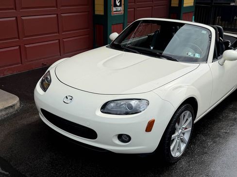 Used 2008 MAZDA MX-5 Miata Touring RWD image 21