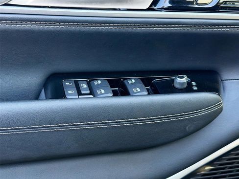 Used 2025 Jeep Wagoneer Series II image 19