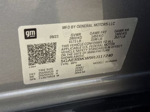 Certified 2024 Buick Enclave Essence w/ Experience Buick Package FWD image 33
