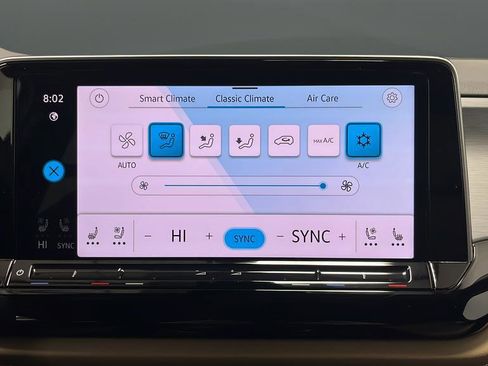 Used 2024 Volkswagen Atlas Cross Sport SE image 20